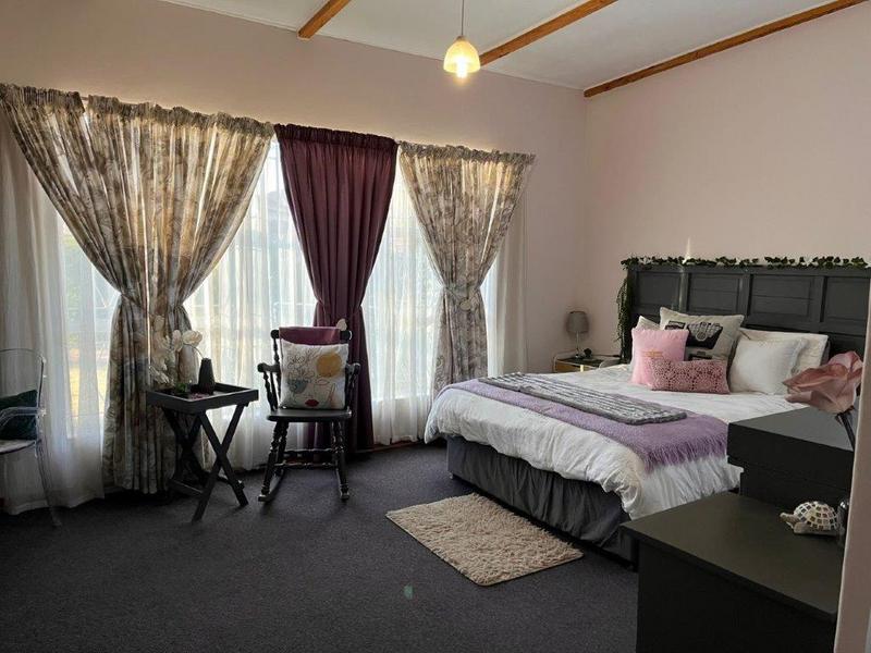 4 Bedroom Property for Sale in Ladybrand Free State